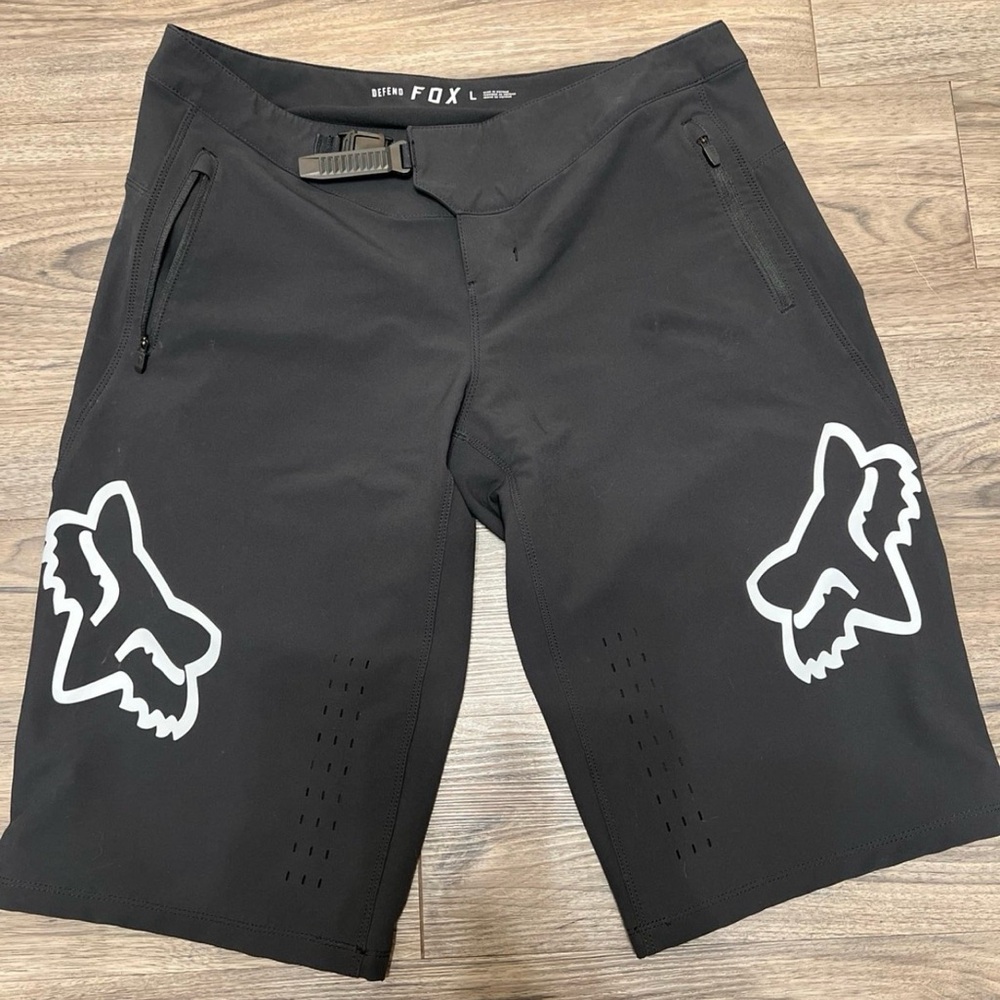 Fox Women’s Defend Shorts